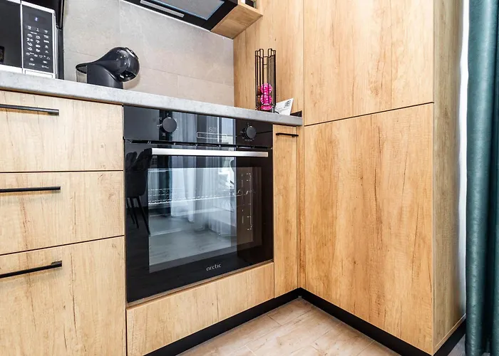 アパート Meraki And ナボダリ