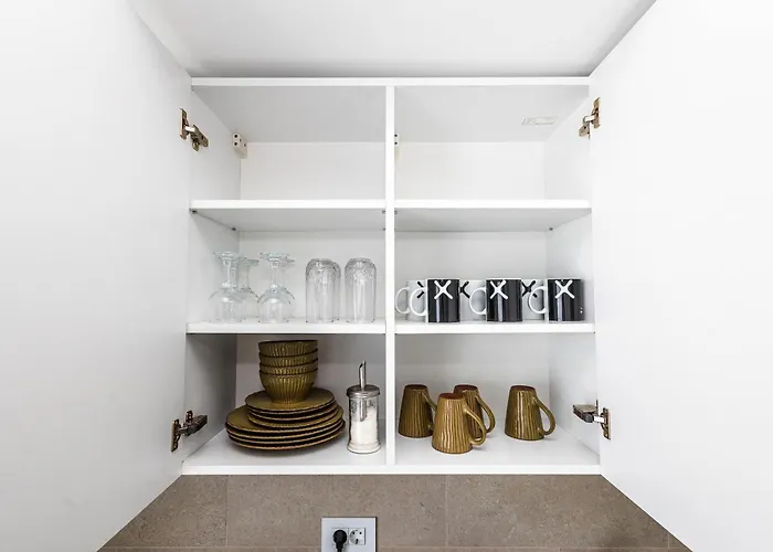 アパート Meraki And ナボダリ