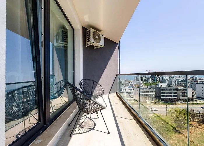 アパート Meraki And ナボダリ